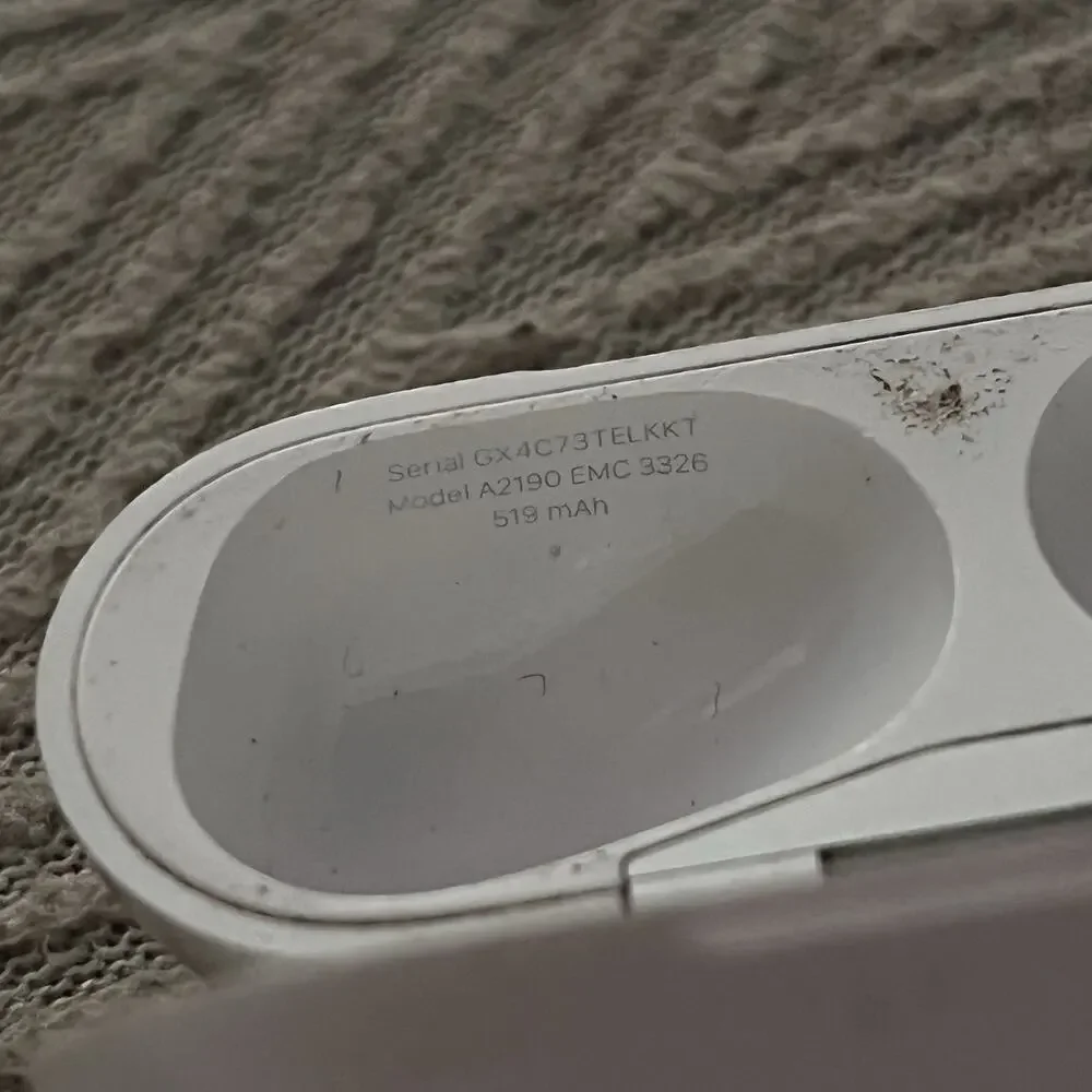 Authentic Apple AirPods Pro 1st Generation Oem Wireless Charging Case Earbuds